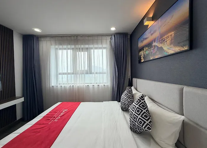 Căn hộ 2br - Spacious & Modern - Near Center