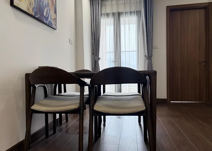 Căn hộ 2br - Spacious & Modern - Near Center