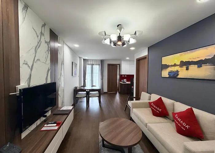2br - Spacious & Modern - Near Center Căn hộ Hạ Long