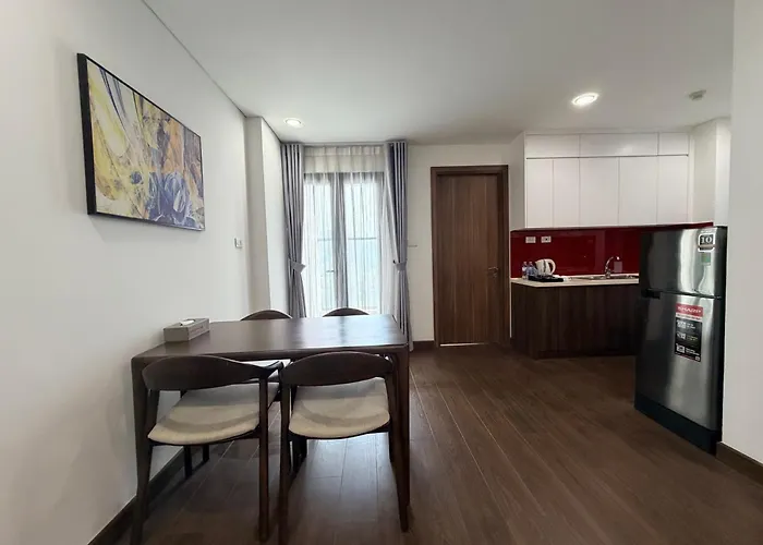 2br - Spacious & Modern - Near Center * Hạ Long