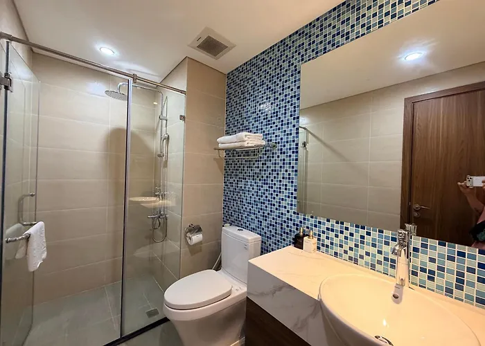 2br - Spacious & Modern - Near Center * Hạ Long