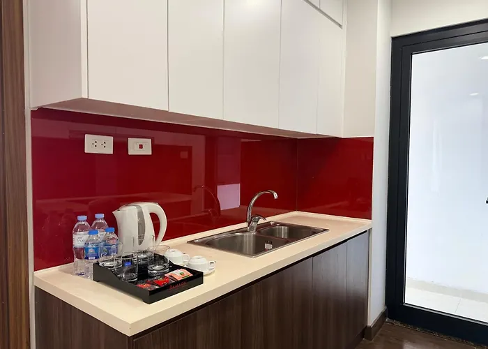 2br - Spacious & Modern - Near Center