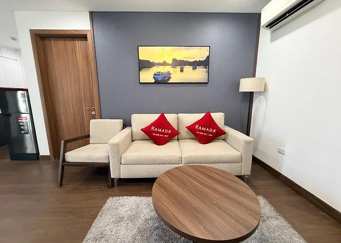 2br - Spacious & Modern - Near Center * Hạ Long