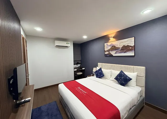 2br - Spacious & Modern - Near Center * Hạ Long