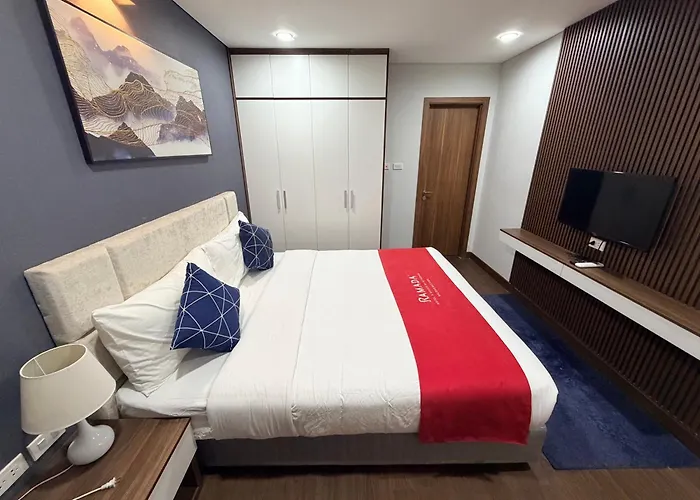 2br - Spacious & Modern - Near Center * Hạ Long