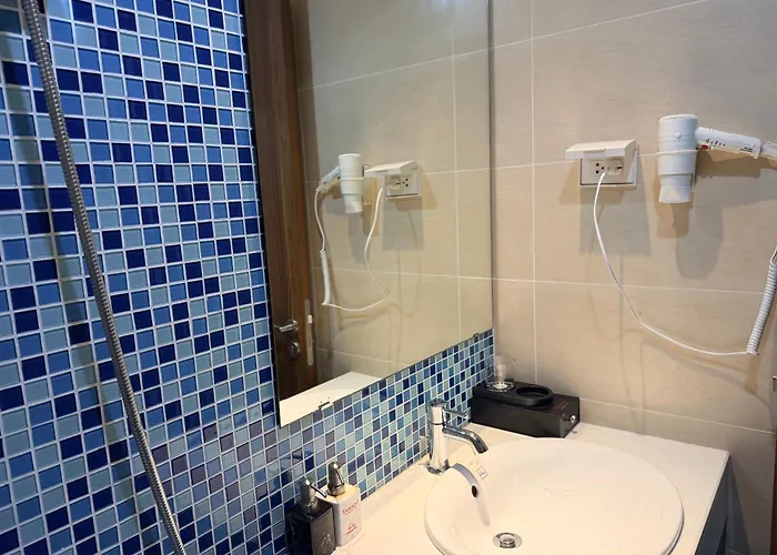 2br - Spacious & Modern - Near Center * Hạ Long